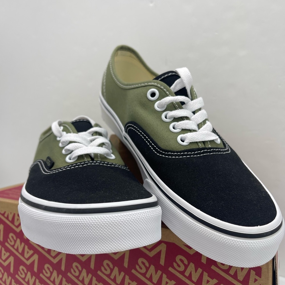 Vans Men’s Authentic
Pop Loden Green
VN000BW5ZBF Sneakers - Picture 6 of 16